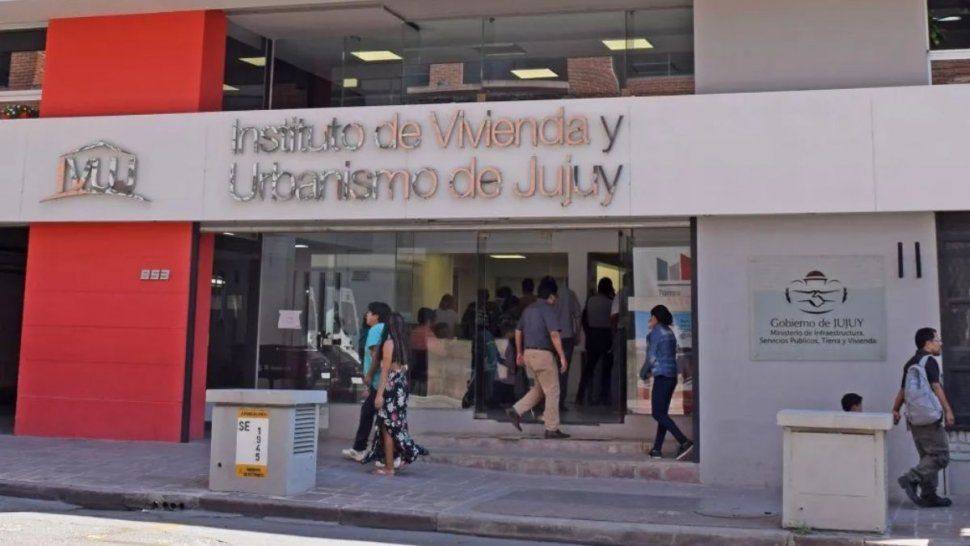 Instituto de Vivienda y Urbanismo de Jujuy (IVUJ).