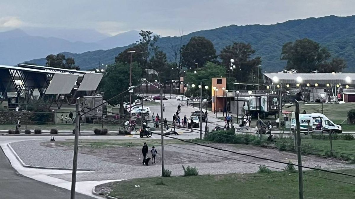 motociclista salió despedido tras chocar con una camioneta