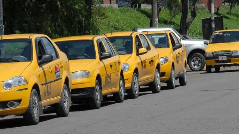 Taxis en San Salvador de Jujuy.
