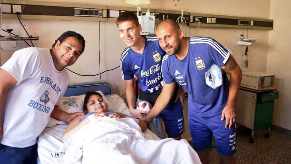 Conmovedor gesto de la Selección con un grupo de niños del Hospital de Córdoba