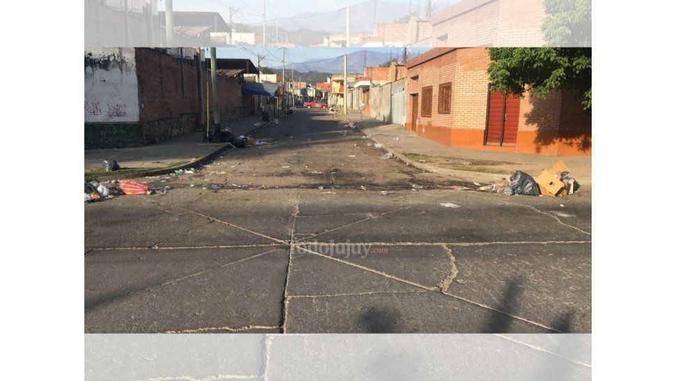 Preocupación por la cantidad de basura en los cementerios