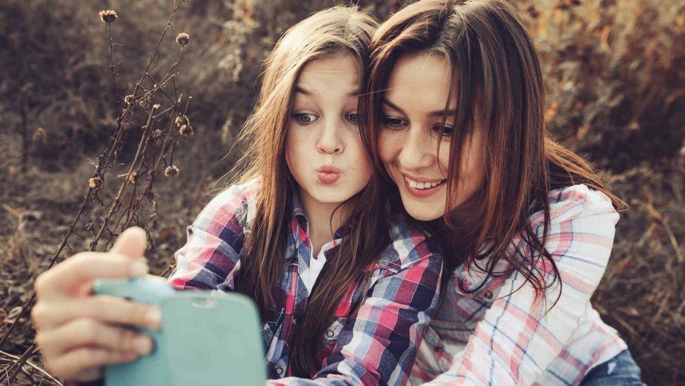 Se le llama selfitis a la obsesión de sacarse fotos a cada rato en cualquier parte