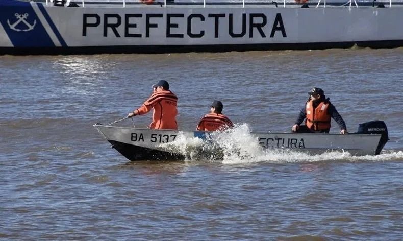 Desesperada búsqueda de cinco pescadores que desaparecieron en el Río de la Plata.&nbsp;