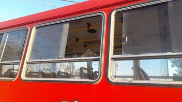 Apedrearon a dos colectivos en el marco del paro de UTA en Jujuy