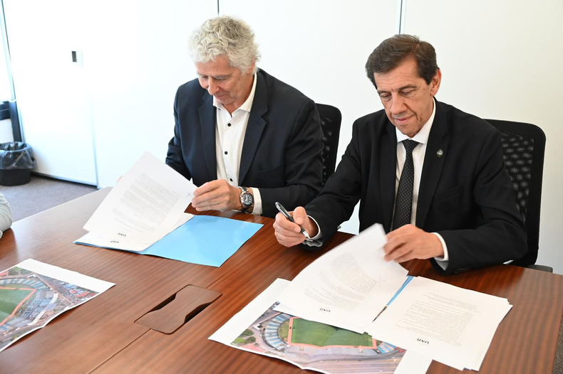 El gobernador Carlos Sadir firmó el acuerdo para la vuelta de Los Pumas a Jujuy.