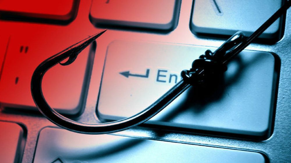 Detuvieron a un estudiante que hackeó a sus profesores para subirse las notas