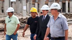 Carlos Sadir recorrió las 150 Hectáreas y resaltó el avance de 288 nuevas viviendas en Alto Comedero Carlos Sadir recorrió las 150 Hectáreas y resaltó el avance de 288 nuevas viviendas en Alto Comedero