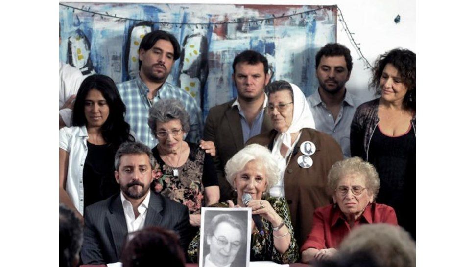 Abuelas de Plazo de Mayo