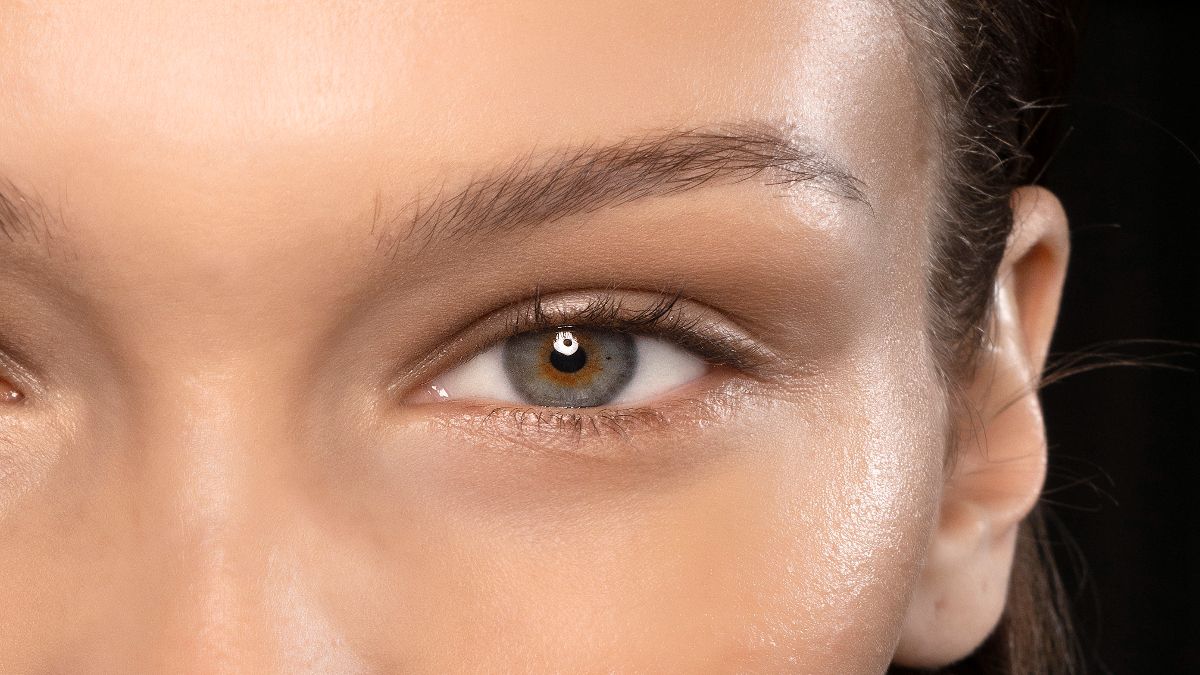 Afortunadamente, hay un truco casero que te ayuda a desinflamar el rostro y disminuir las ojeras.