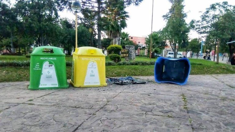 Incendiaron una campana de separación de residuos