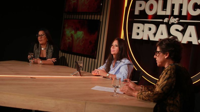 Carolina Moisés en Política a las Brasas