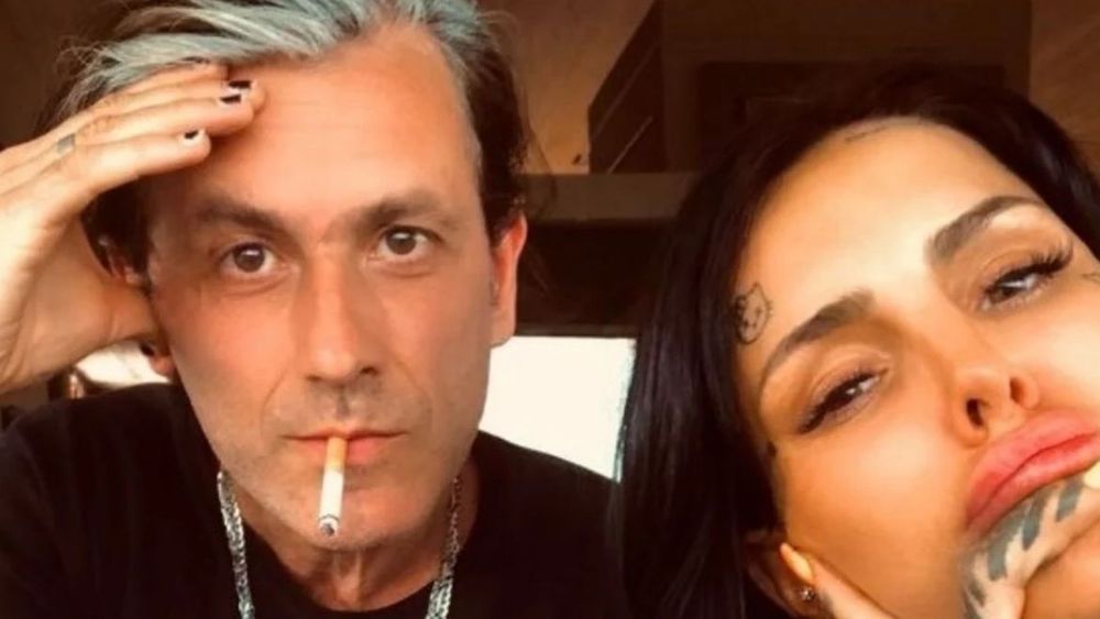 Cande Tinelli y Coti blanquearon su noviazgo con una foto en Instagram.