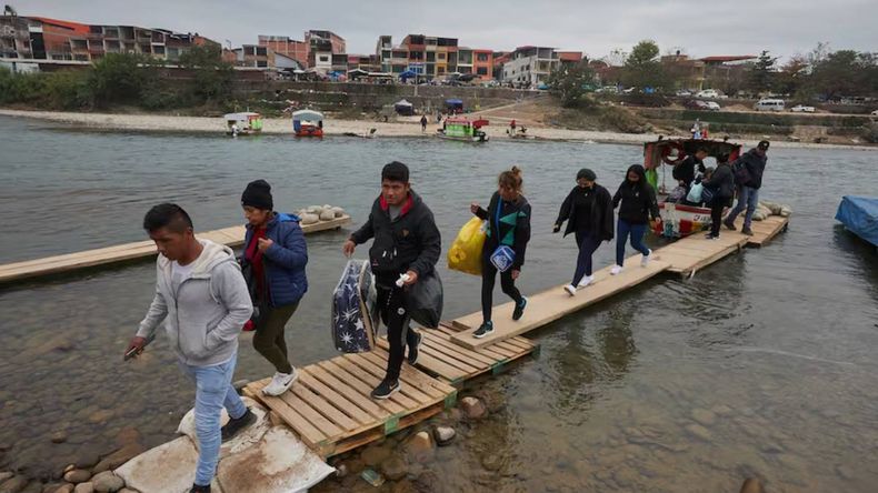 El negocio detr&aacute;s del cruce de chalanas entre Argentina y Bolivia