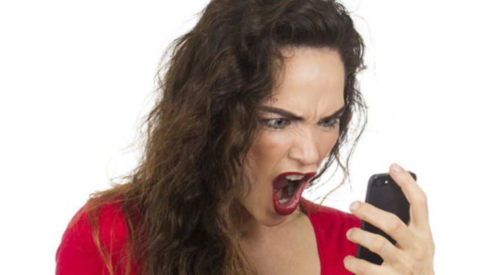 Sed de venganza: encontró en el celular de su marido las fotos de su amante y ...