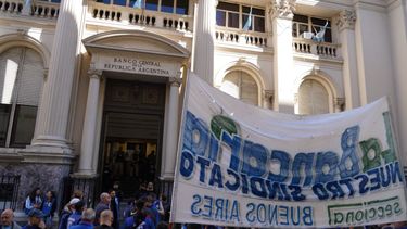 Paro bancario para este lunes 27 de abril. Paro bancario para este lunes 27 de abril.