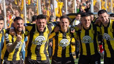 Deportivo Madryn es el primer finalista del ascenso