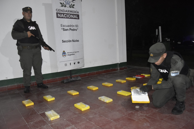 Pareja detenida por circular con droga en El Carmen.