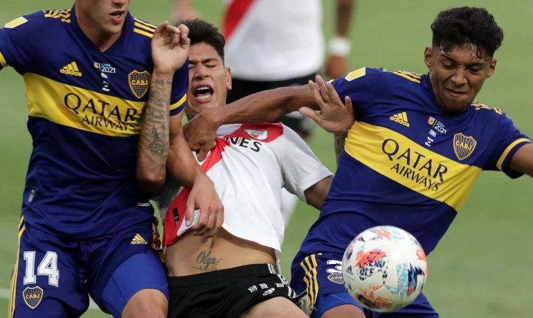 Un partido muy disputado en la Bombonera