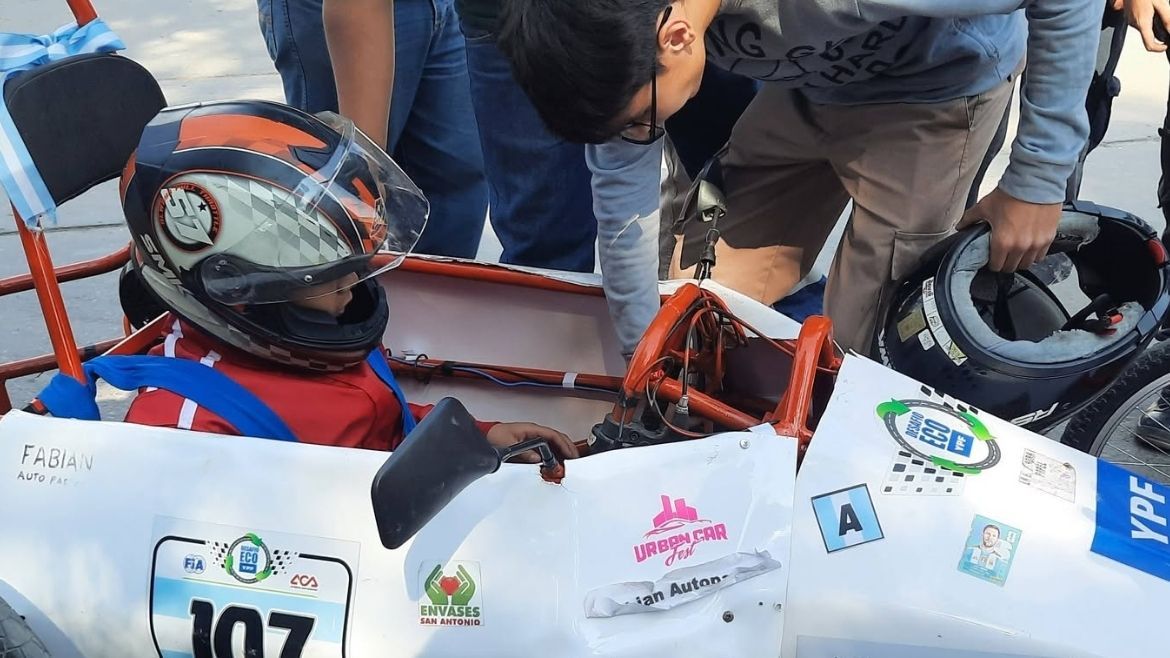Autos eléctricos hechos por estudiantes: Libertador vive por primera vez la EcoRACE