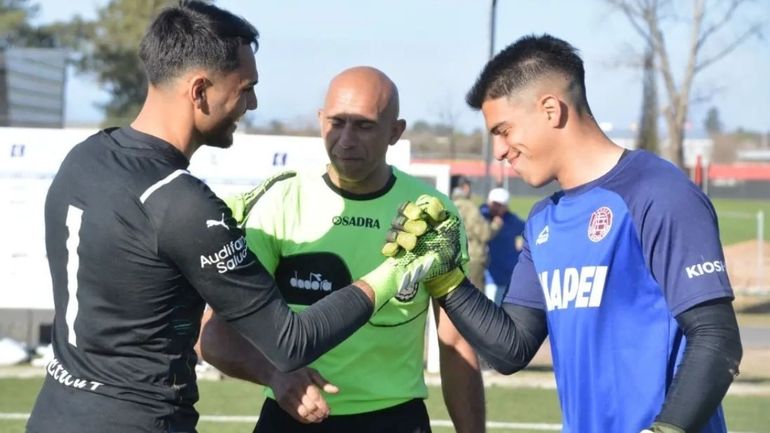 Gustavo Calderari en la gran final de la Liga Nacional de Arqueros