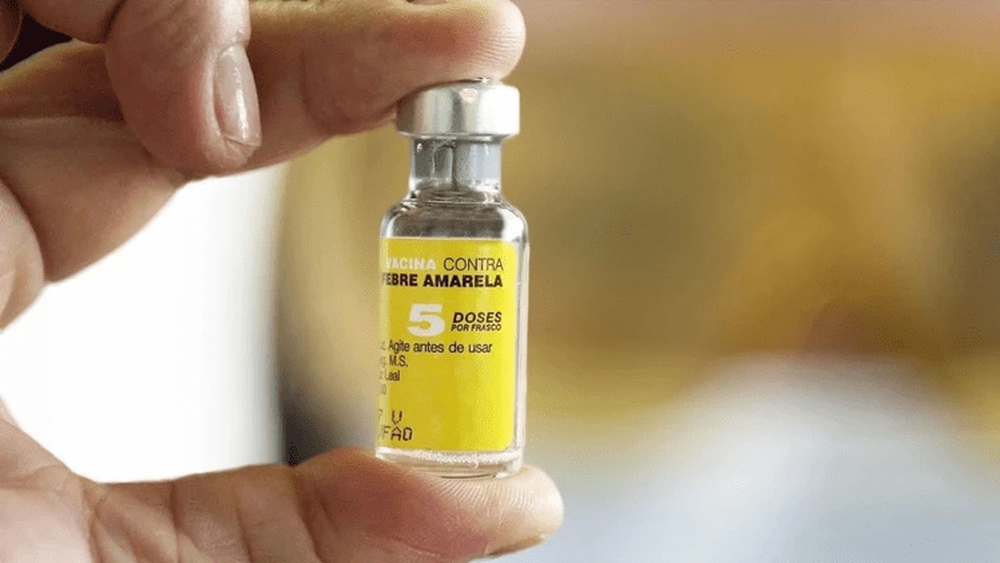 Vacunación contra la fiebre amarilla.