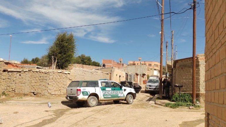 M&oacute;vil de Gendarmer&iacute;a en la ciudad de La Quiaca, donde secuestraron 150 kilos de hojas de coca este lunes. /Foto: Prensa Gendarmer&iacute;a