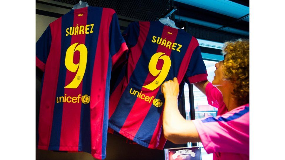 Suares ya entrena en el Barça