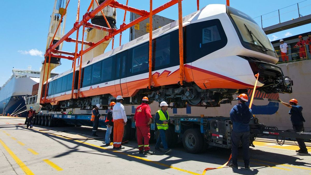 Gerardo Morales celebró la llegada del tren solar.
