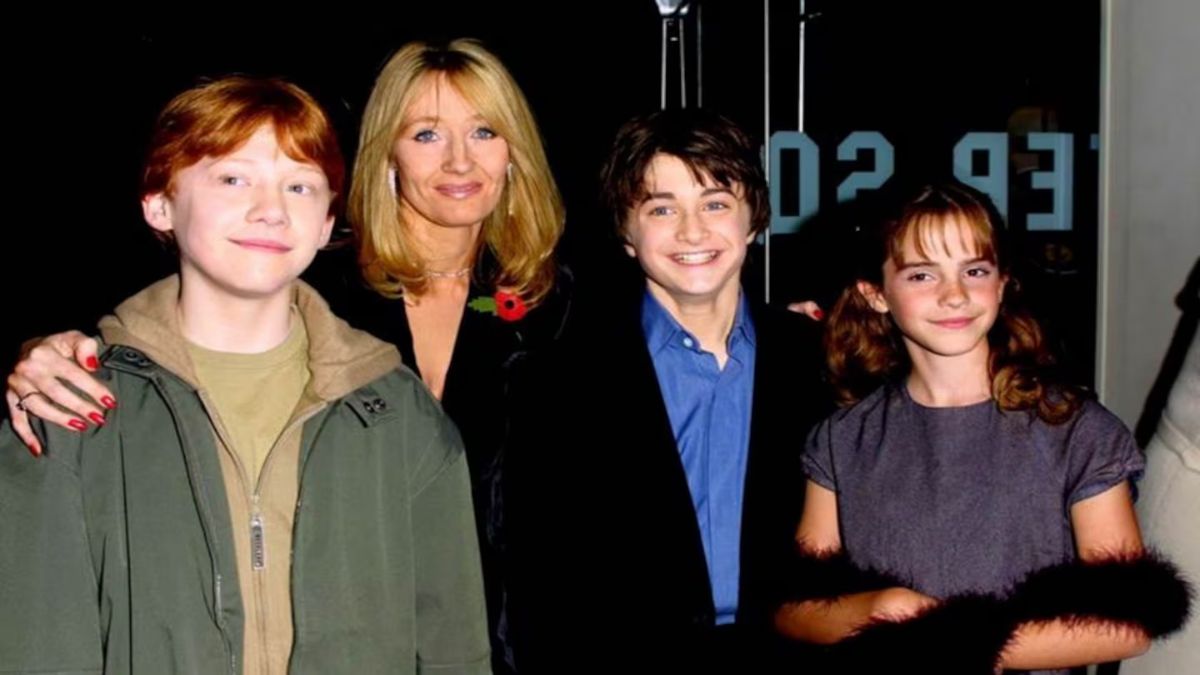 Cumple 45 años Harry Potter, el mago más famoso que cautiva la imaginación de miles de fans en todo el mundo. &nbsp;