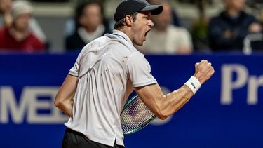 El chileno Jarry dio el golpe y eliminó a Carlos Alcaraz del Argentina Open
