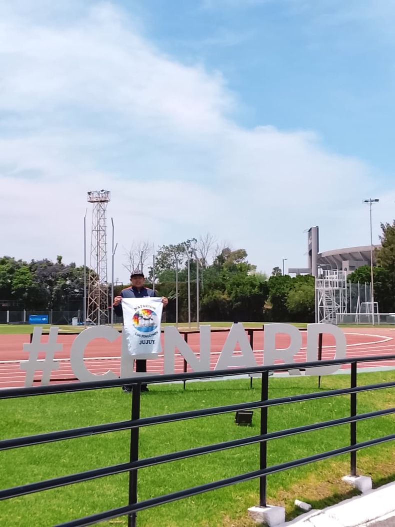 El jujeño necesita ayuda para competir en la Liga Paralímpica de Natación.