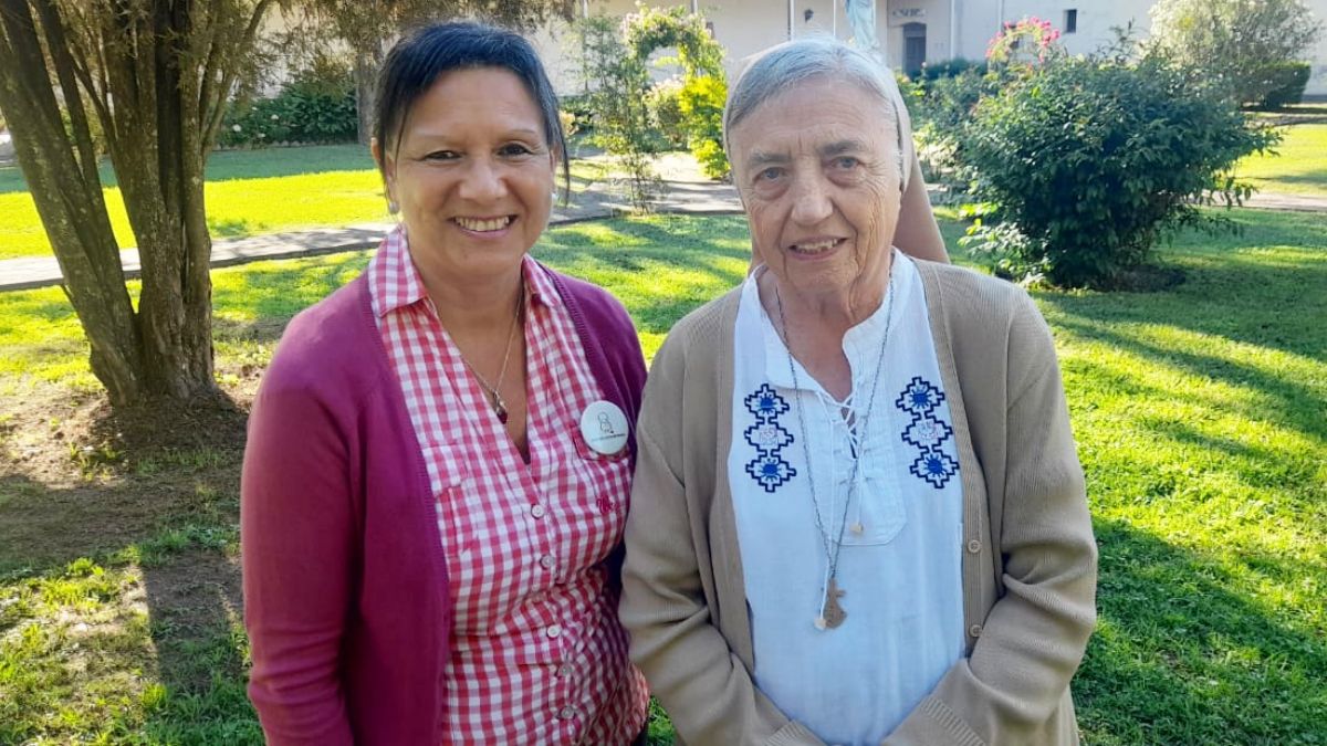Martha Pelloni, hermana&nbsp;