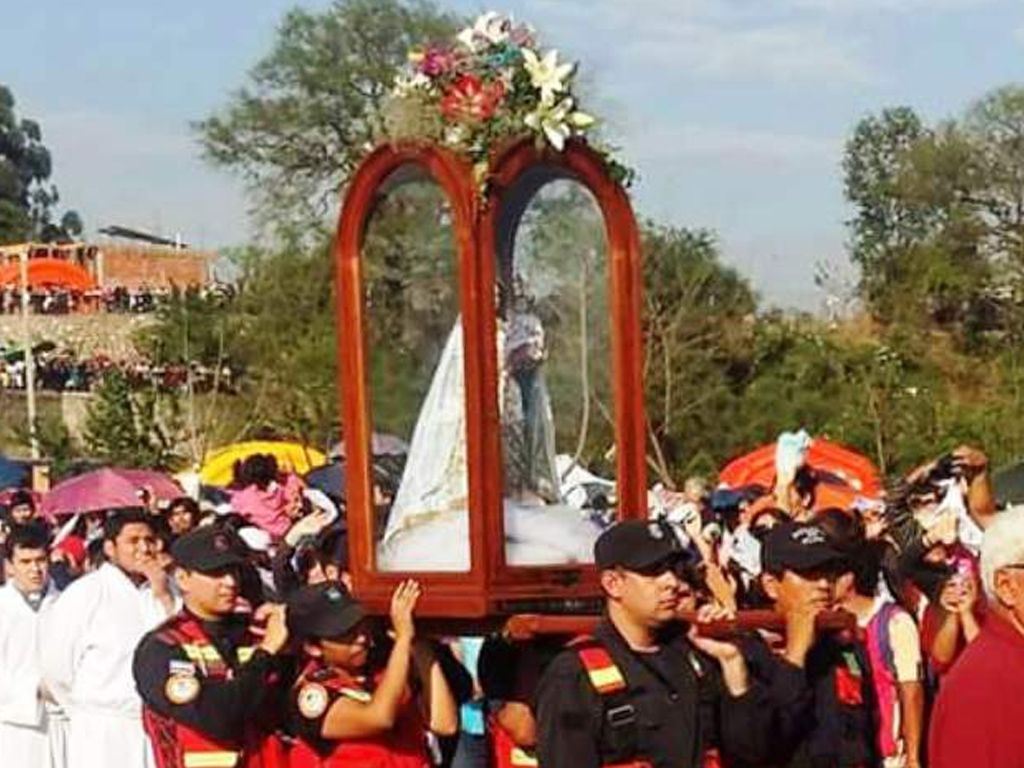 María llegando al Santuario
