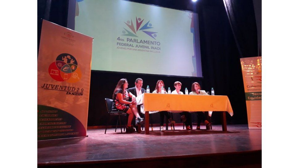 Presentación oficial