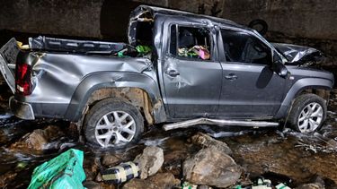 Volcó una camioneta con un cargamento de hojas de coca en Los Nogales