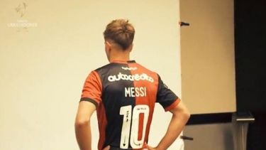 Messi luciendo la 10 de Newell´s