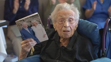 Así es la historia de la británica que llegó a 112 años y revela su fórmula para vivir más. Así es la historia de la británica que llegó a 112 años y revela su fórmula para vivir más.