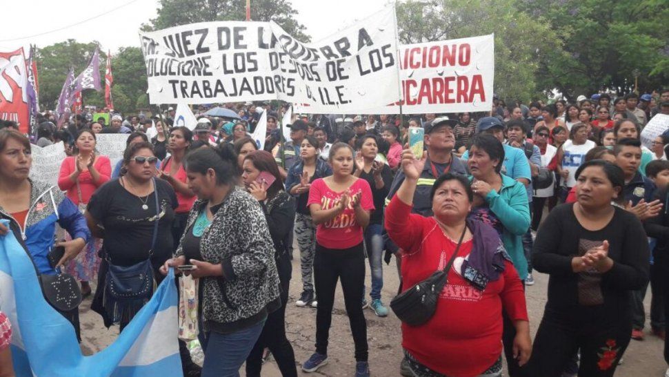 Luego de intentar entrar por la fuerza a Tribunales, los trabajadores de La Esperanza son recibidos por el juez de la quiebra