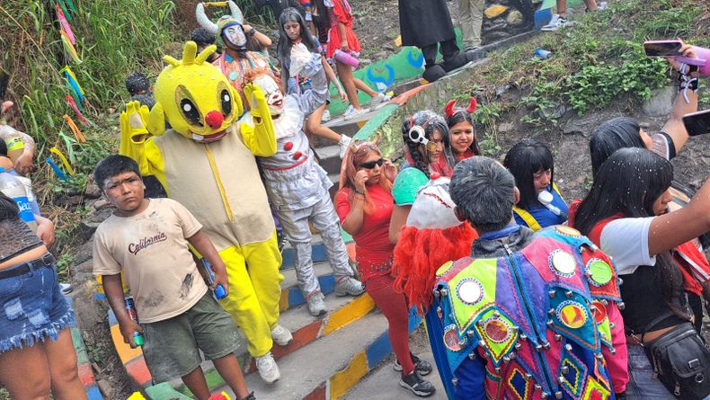 Carnaval en el Chingo: el barrio que se llena de color