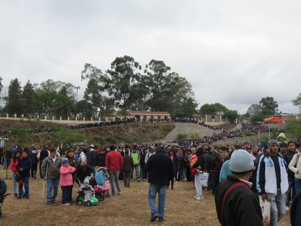 Fieles en Río Blanco