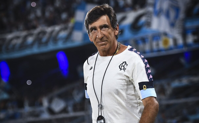 Gustavo Costas fue echado de Racing