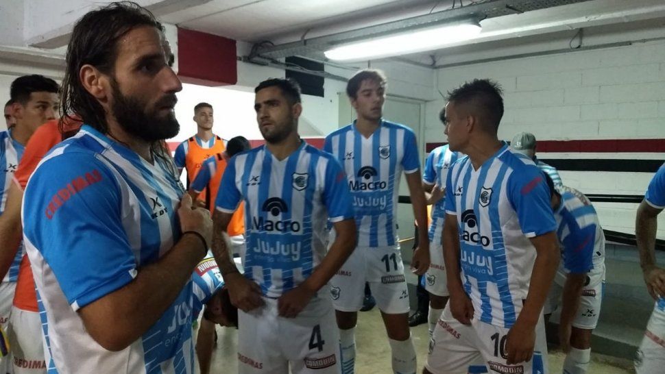 Por problemas en la iluminación se suspendió el encuentro de Gimnasia 