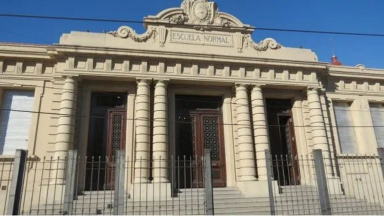 Escuela Normal: padres denuncian maltratos a sus hijos