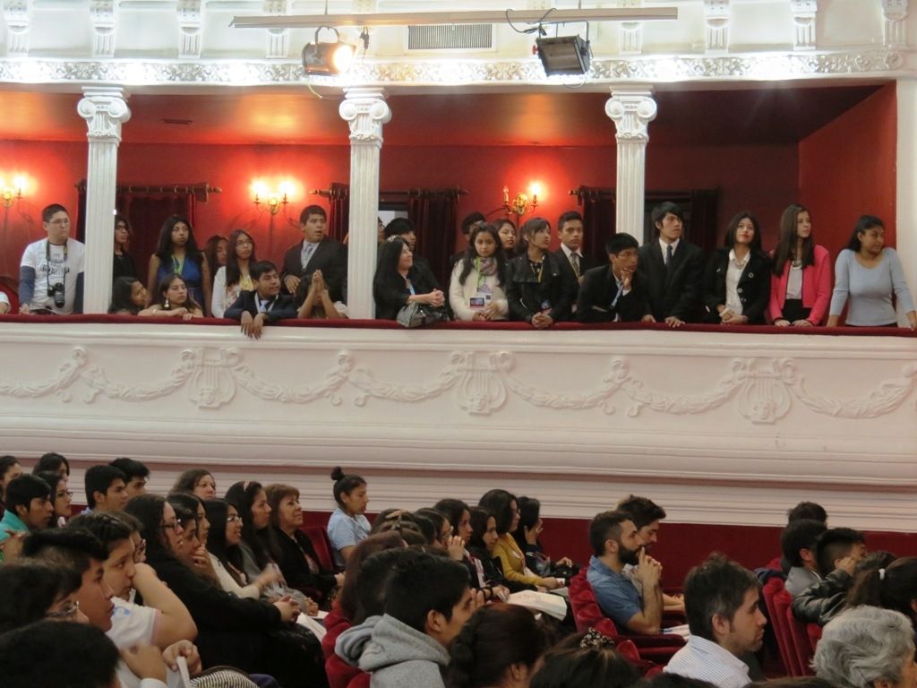 Jóvenes de todo el país