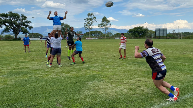 Sábado a puro rugby y peña: llega la 15ª edición del Seven Interno Leo Siufi (imagen de archivo) Sábado a puro rugby y peña: llega la 15ª edición del Seven Interno Leo Siufi (imagen de archivo)