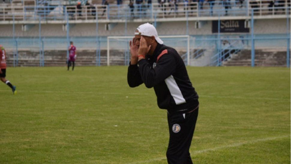Altos Hornos Zapla se quedó sin técnico: renunció Cristian Corrales
