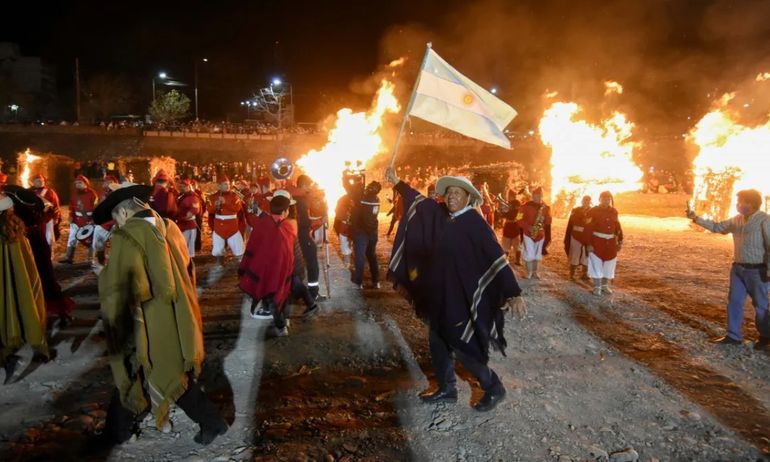 Campaña “Mil antorchas para la Marcha Evocativa”