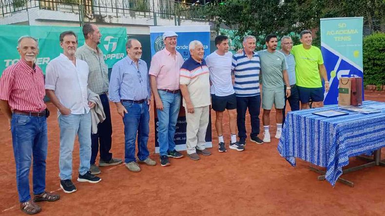 Emotivohomenaje a Hugo Salazar, un emblema del Lawn Tenis