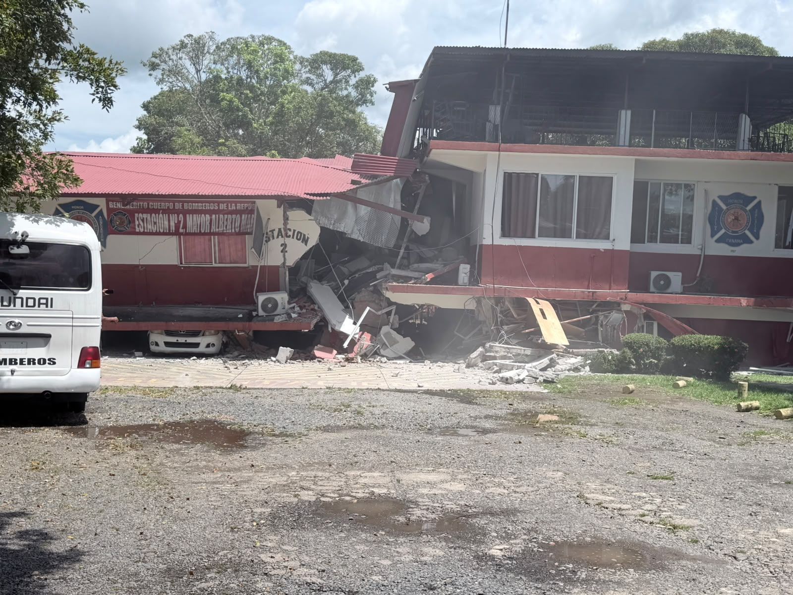 terremoto en panama: edificios derrumbados, rutas partidas y escenas de desesperacion