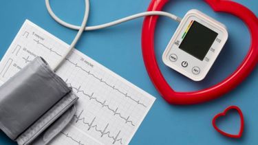 1 de cada 3 adultos tiene hipertensión arterial 1 de cada 3 adultos tiene hipertensión arterial